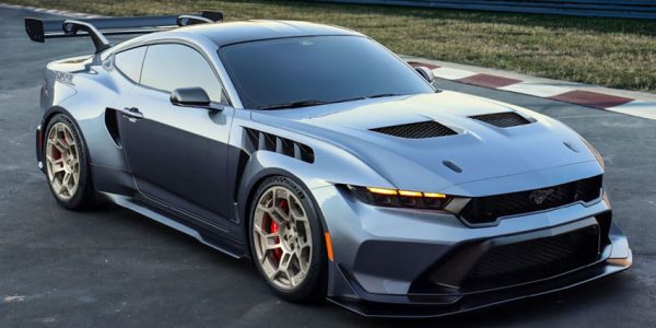 Unveiling the 2025 Ford Mustang GTD: A $300,000 Supercar-Thriller