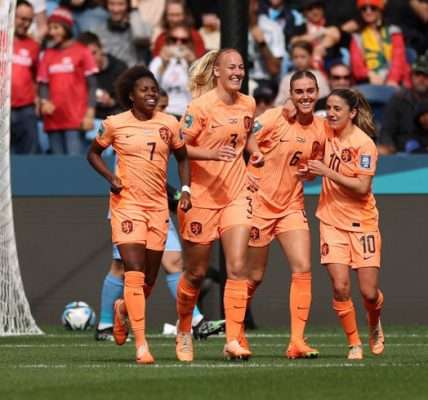 Netherlands Dash South Africa's Hopes with 2-0 Knockout Victory at Women's World Cup