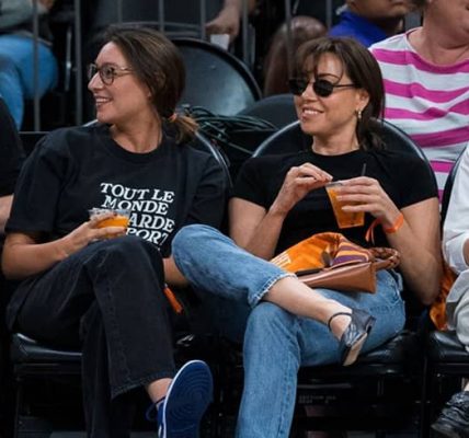 Aubrey Plaza Steals the Spotlight at WNBA Finals with Courtside Reading Stunt